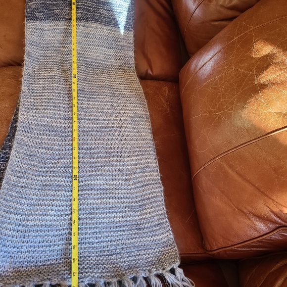 Loose knit scarf - Picture 2 of 7